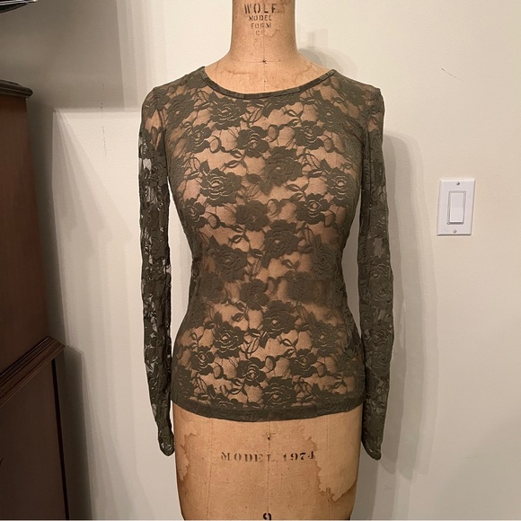 H&M Green Floral Lace Mesh Long Sleeve T-Shirt - Picture 1 of 6